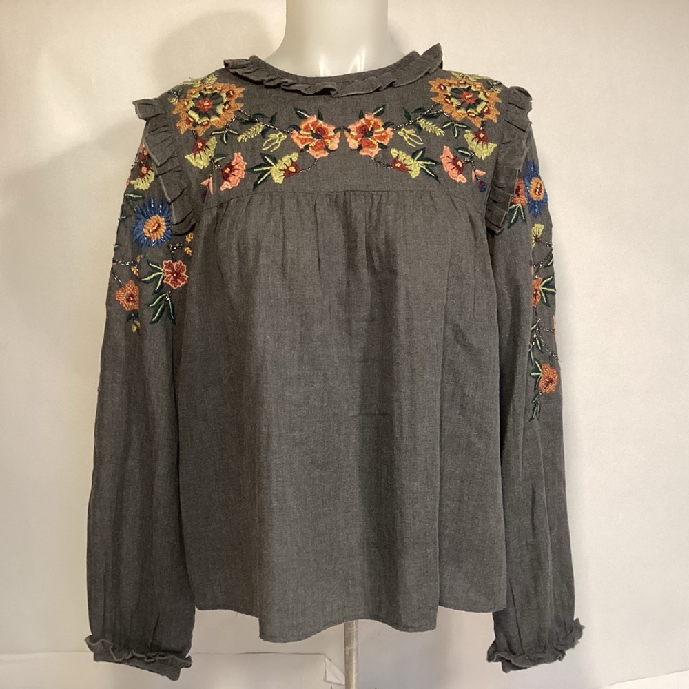 Zara Trafaluc Collection Embroidered  Ruffled shirt women’s size medium